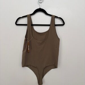 NWT Skims SOFT SMOOTHING
THONG BODYSUIT I ARMY GREEN